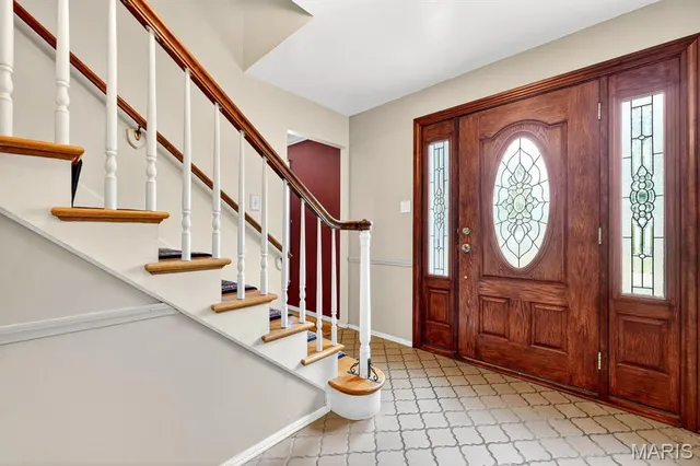 $449,000 | 39 White Plains Drive, Chesterfield, MO 63017