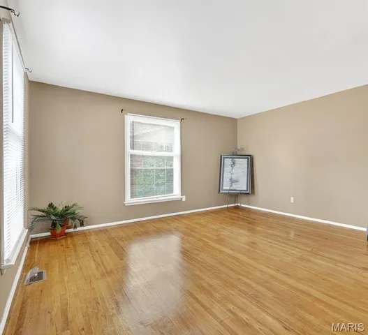 $449,000 | 39 White Plains Drive, Chesterfield, MO 63017