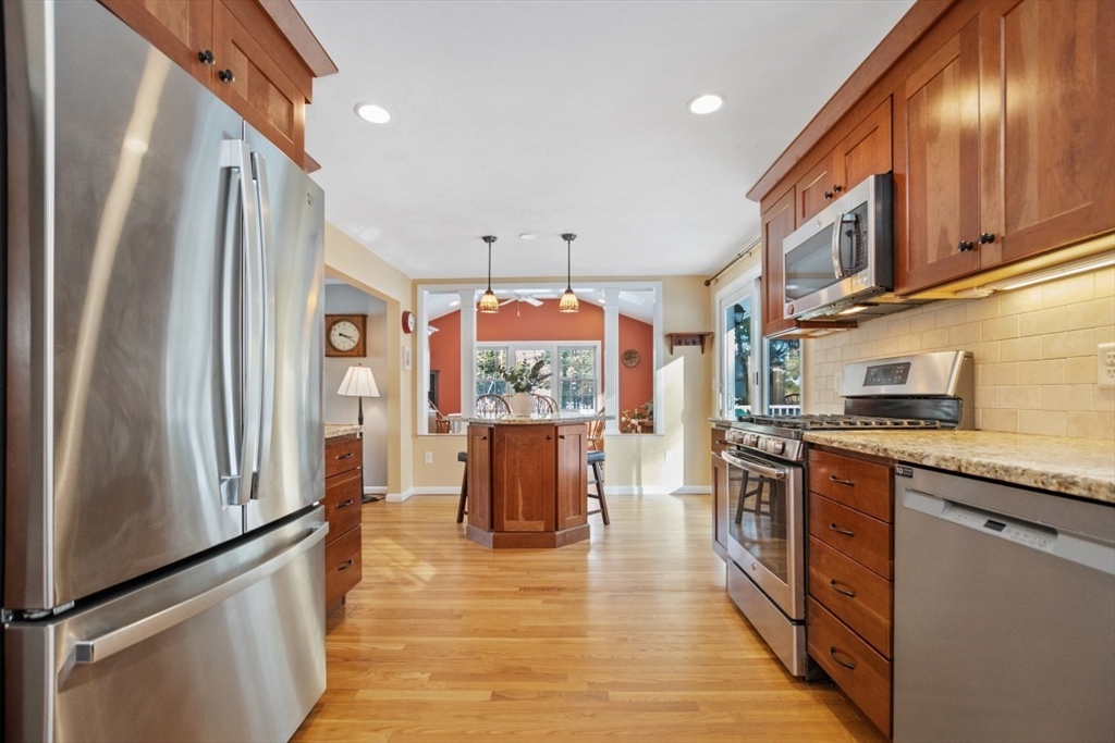 11 Magnolia Road Sudbury, MA 01776 - Photo 9 of 36 Gallery Image 9