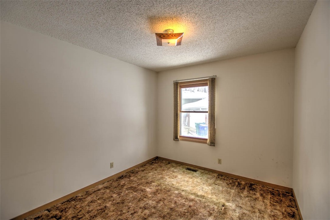 3994 North Northbrook Drive Decatur, IL 62526 - Photo 17 of 26 Gallery Image 17