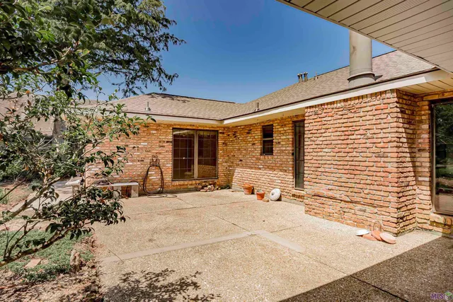 $354,700 | 12006 Towering Oaks Drive, St. George, LA 70810