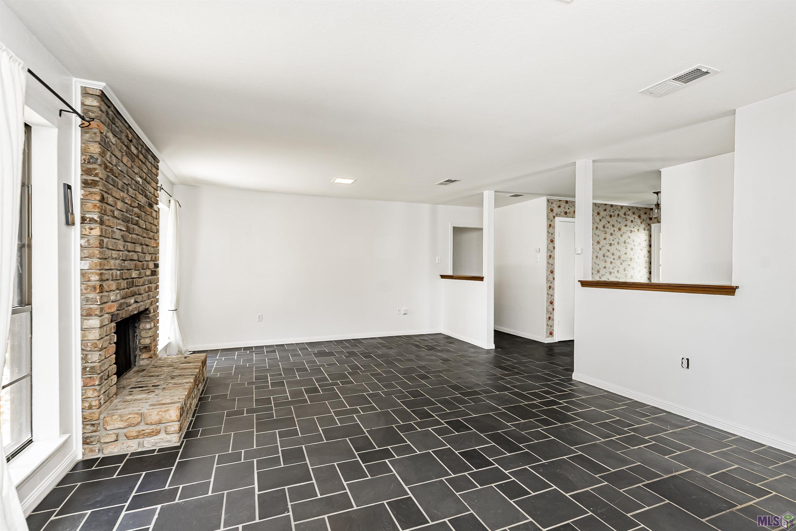 12006 Towering Oaks Drive St. George, LA 70810 - Photo 3 of 19