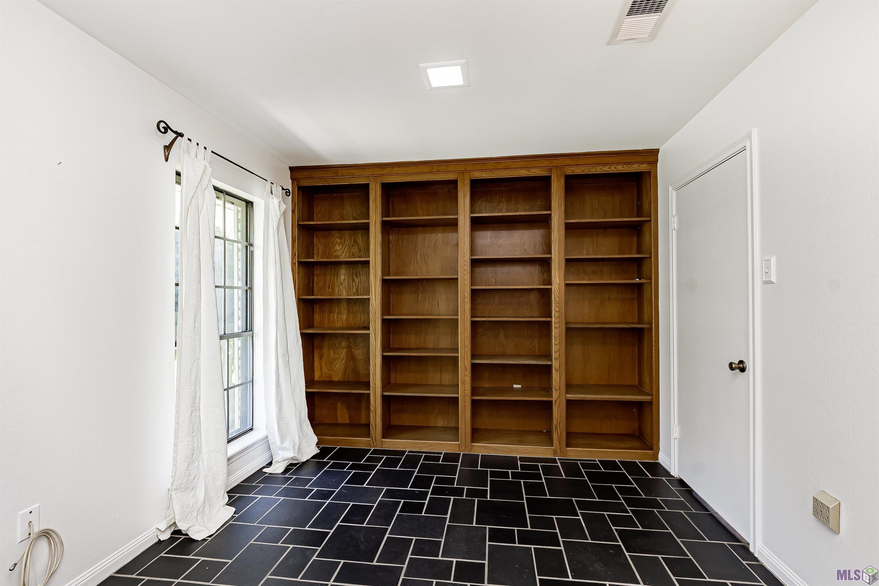 12006 Towering Oaks Drive St. George, LA 70810 - Photo 5 of 19