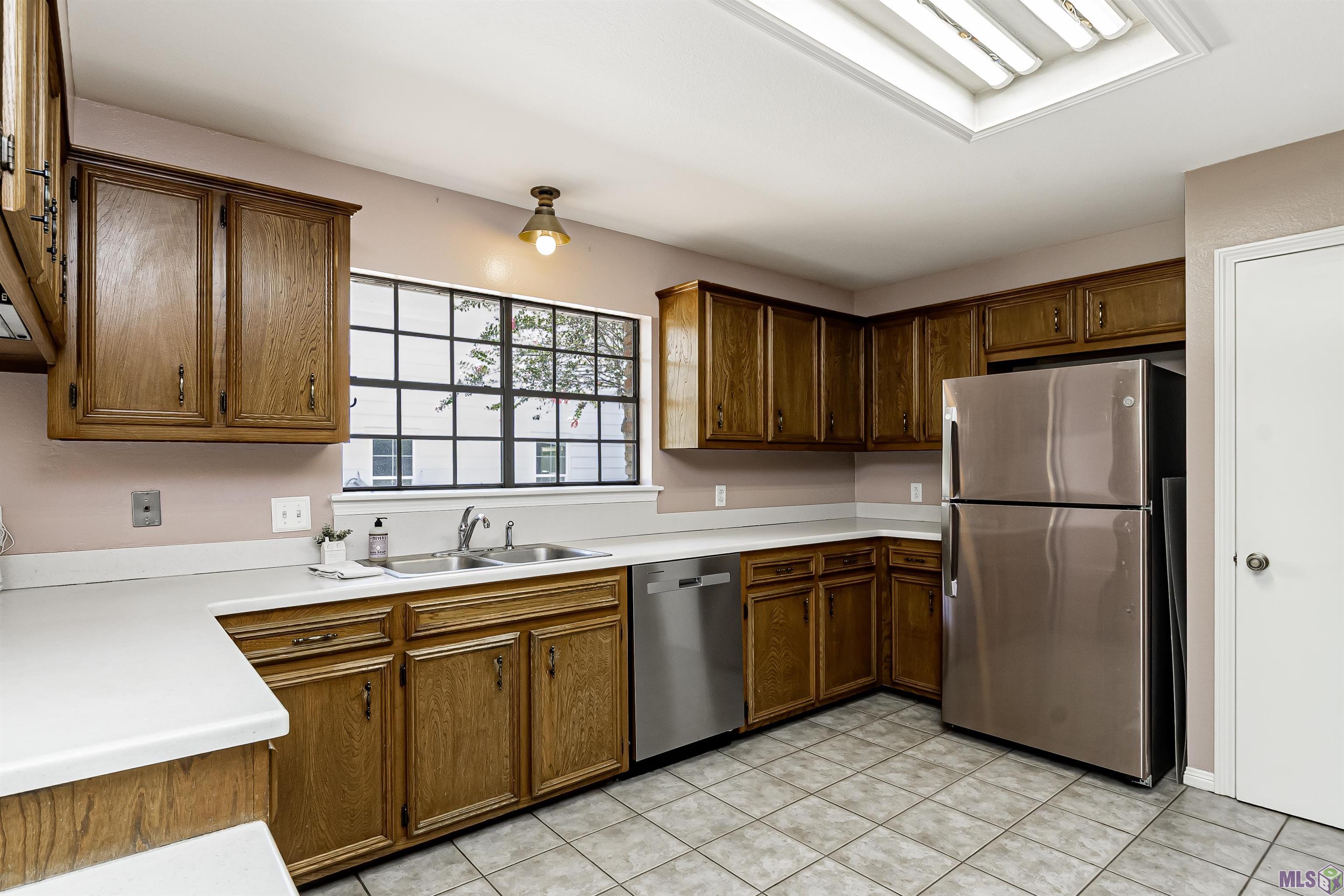 12006 Towering Oaks Drive St. George, LA 70810 - Photo 8 of 19