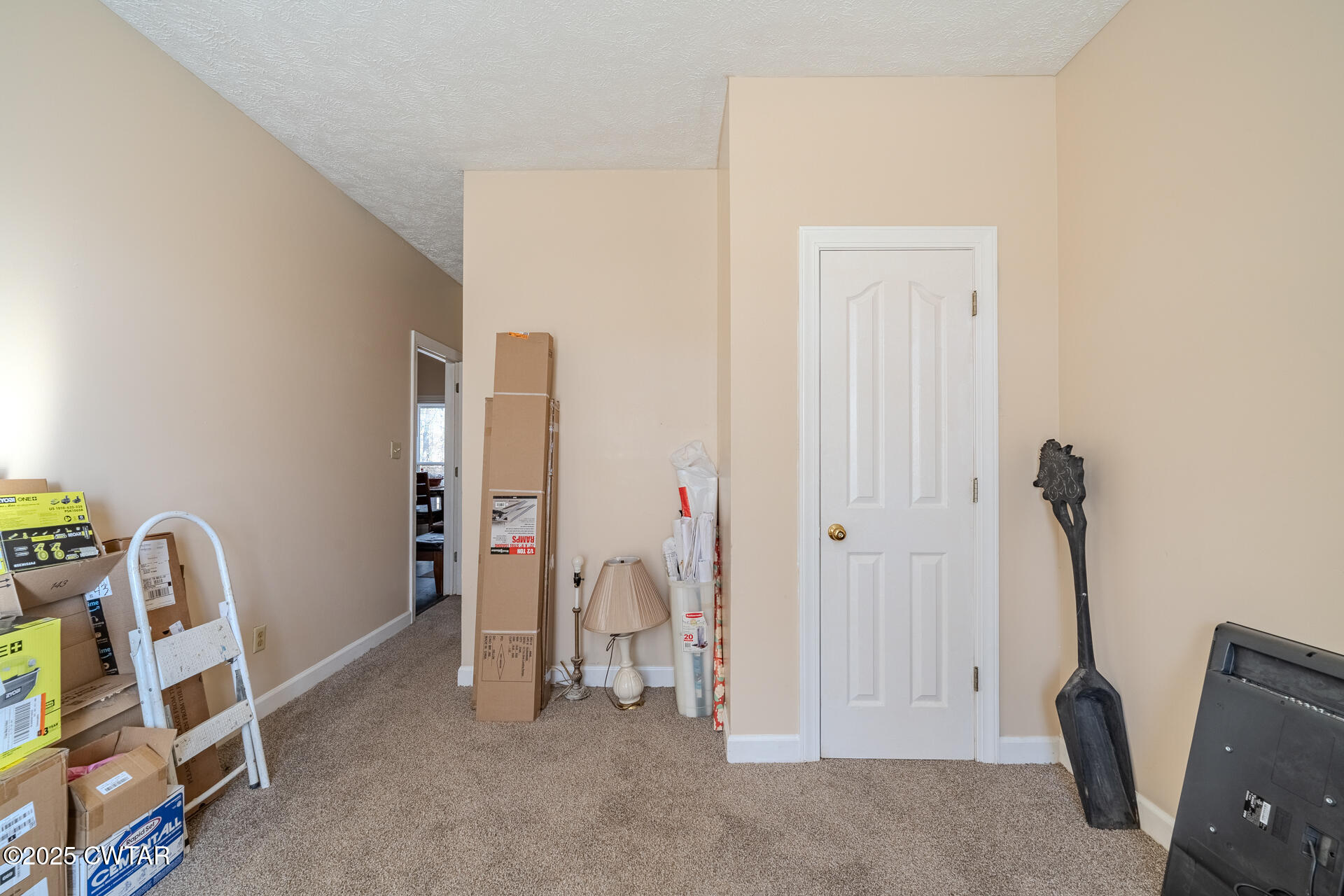 43 Paddock Place Jackson, TN 38305 - Photo 19 of 38 a view of an empty room with window and a bathroom