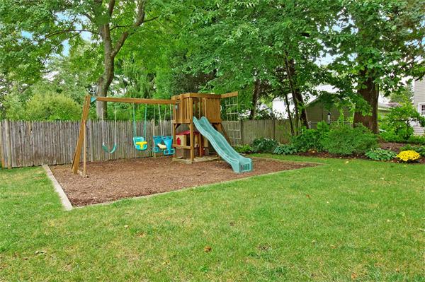 29 Longfellow Road Needham, MA 02494 - Photo 14 of 17