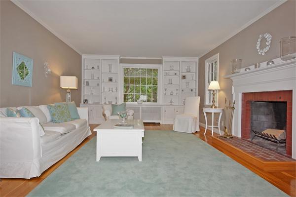 29 Longfellow Road Needham, MA 02494 - Photo 3 of 17