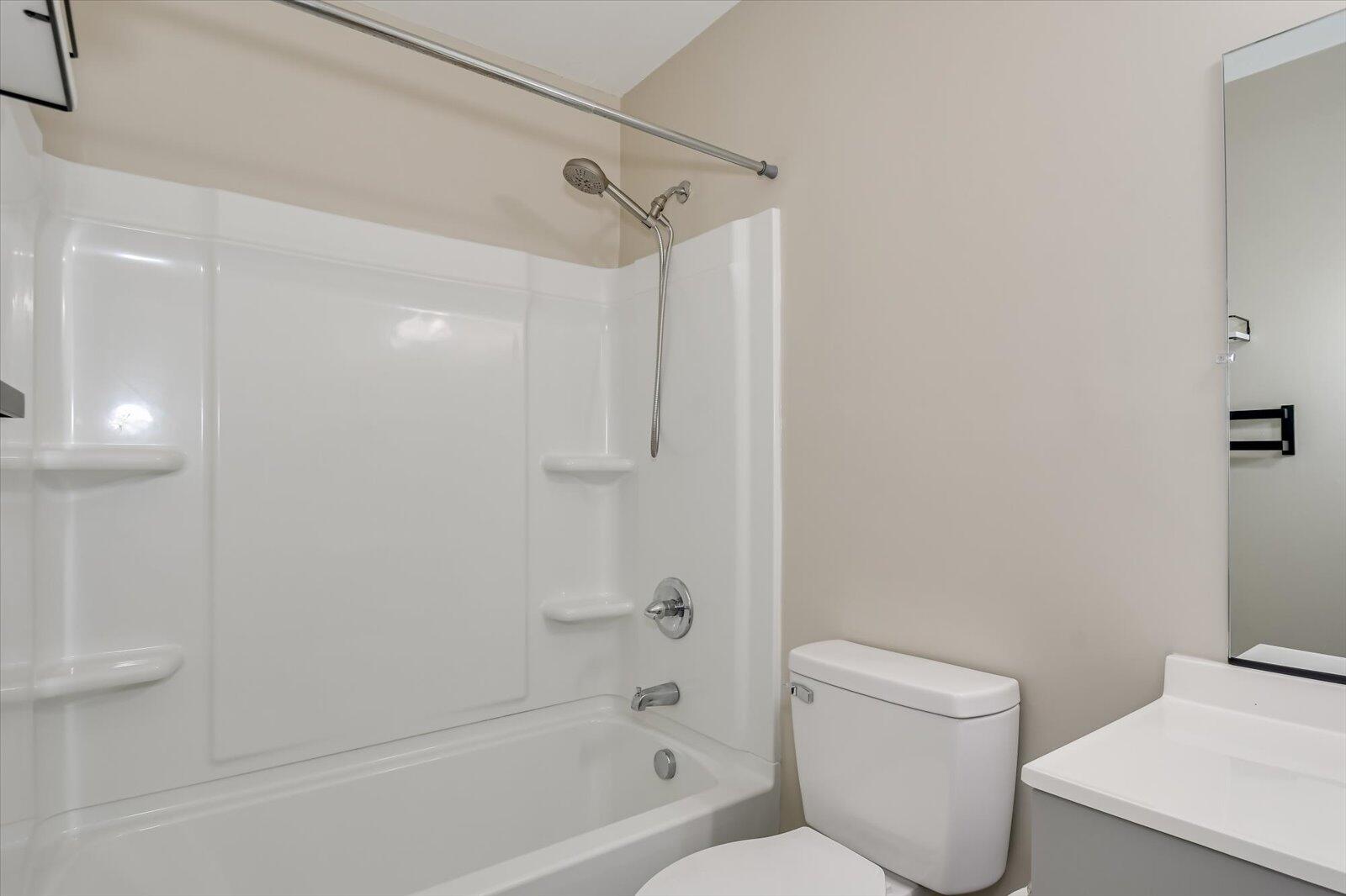 4527 Plantation Road Martinez, GA 30907 - Photo 15 of 24 Primary Ensuite Bathroom