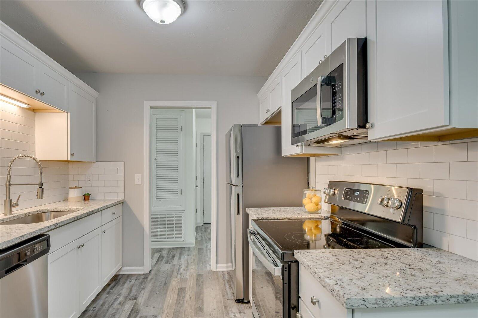 4527 Plantation Road Martinez, GA 30907 - Photo 2 of 24 Feature: Kitchen