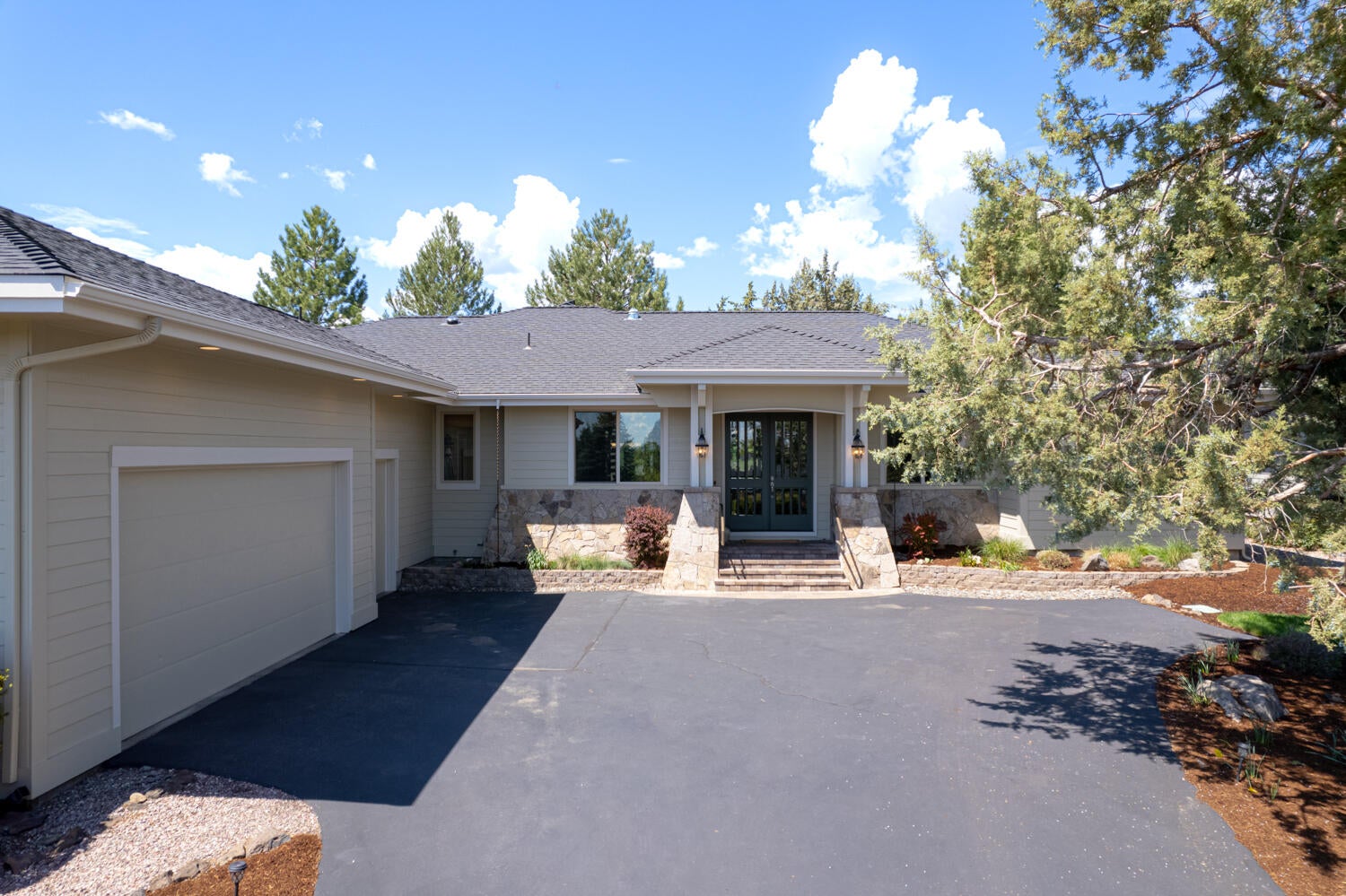 1867 Turnstone Road Redmond, OR 97756 - Photo 2 of 60 1867-096