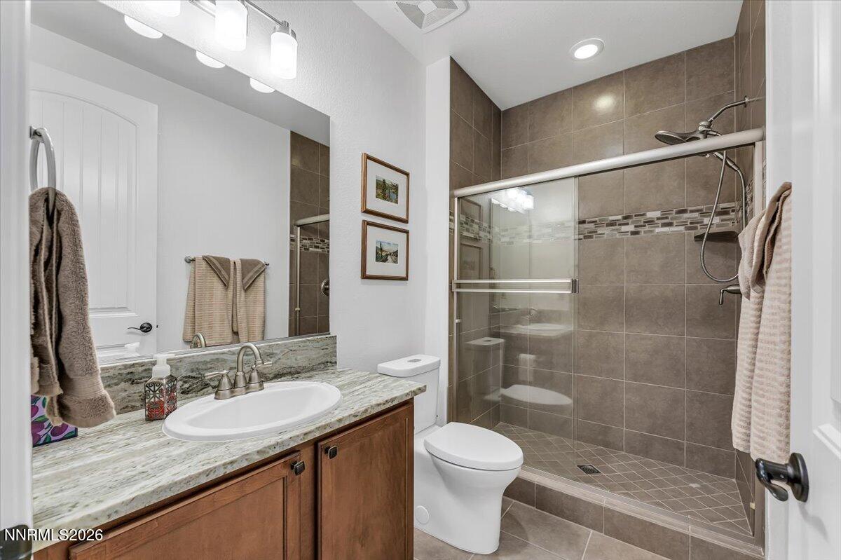 165 Niatross Court Reno, NV 89521 - Photo 18 of 42 Guest Bath