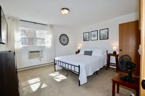 $134,900 | 440 Cunat Boulevard, Unit 2F, Richmond, IL 60071