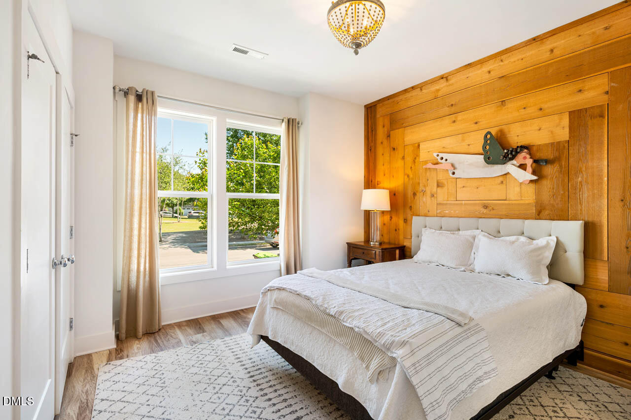 20 Cardinal Ridge Road Chapel Hill, NC 27516 - Photo 25 of 77 1st Floor Guest Suite