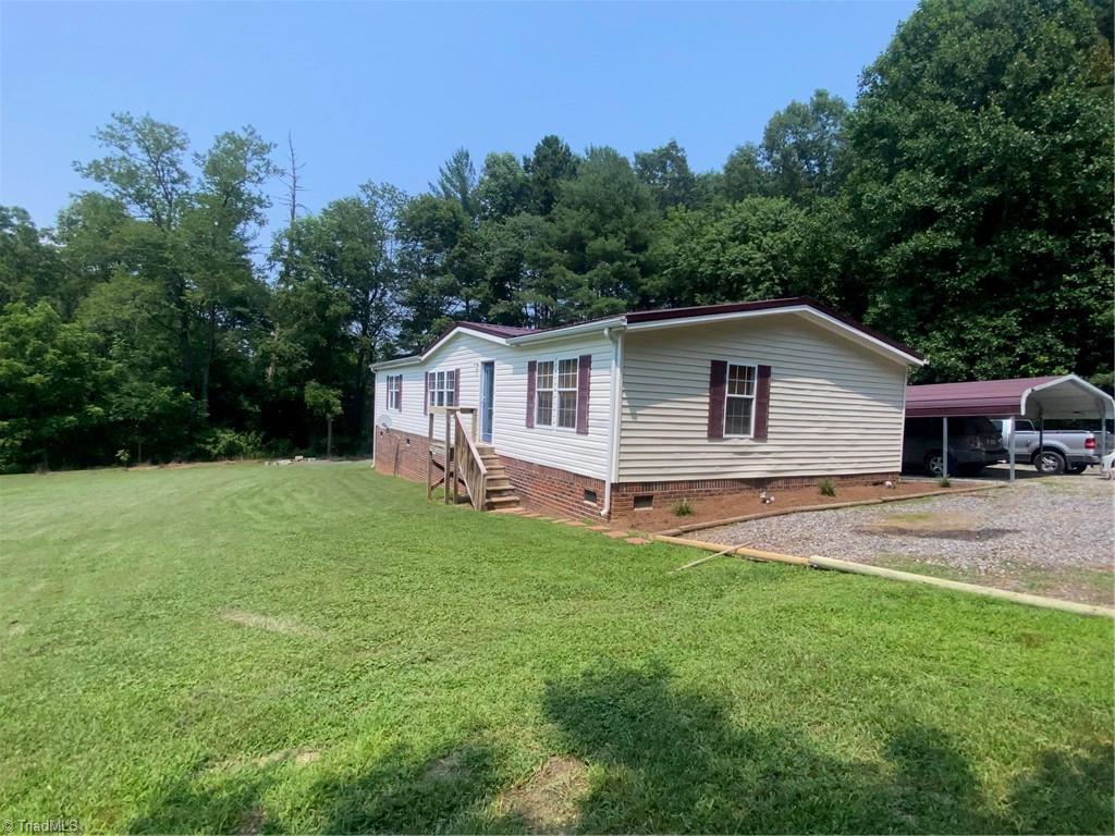 133 Ivy Ridge Lane Purlear, NC 28665 - Photo 2 of 8