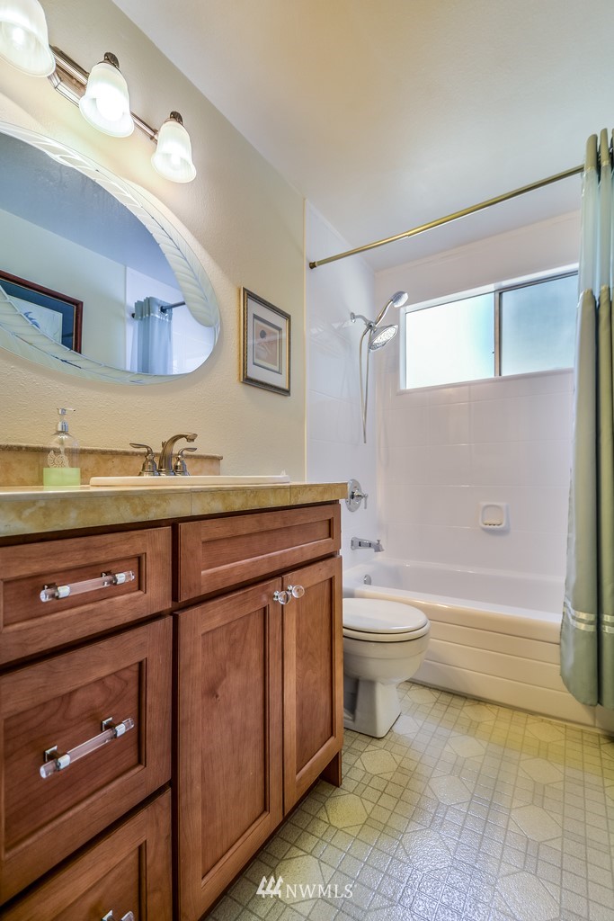 10642 Northeast 145th Place Bothell, WA 98011 - Photo 13 of 21 Gallery Image 13