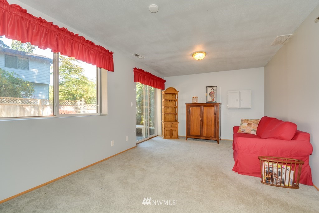 10642 Northeast 145th Place Bothell, WA 98011 - Photo 17 of 21 Gallery Image 17