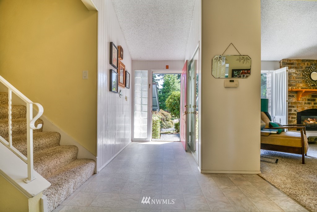 10642 Northeast 145th Place Bothell, WA 98011 - Photo 6 of 21 Gallery Image 6