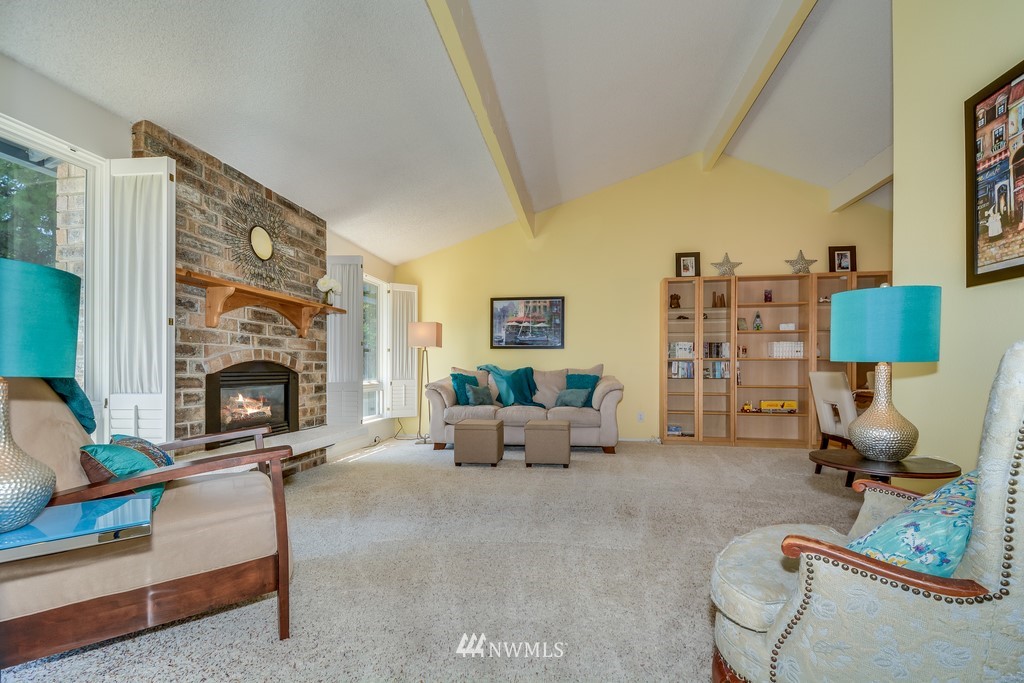 10642 Northeast 145th Place Bothell, WA 98011 - Photo 7 of 21 Gallery Image 7