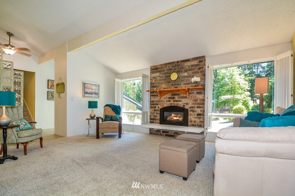 10642 Northeast 145th Place Bothell, WA 98011 - Photo 8 of 21 Gallery Image 8