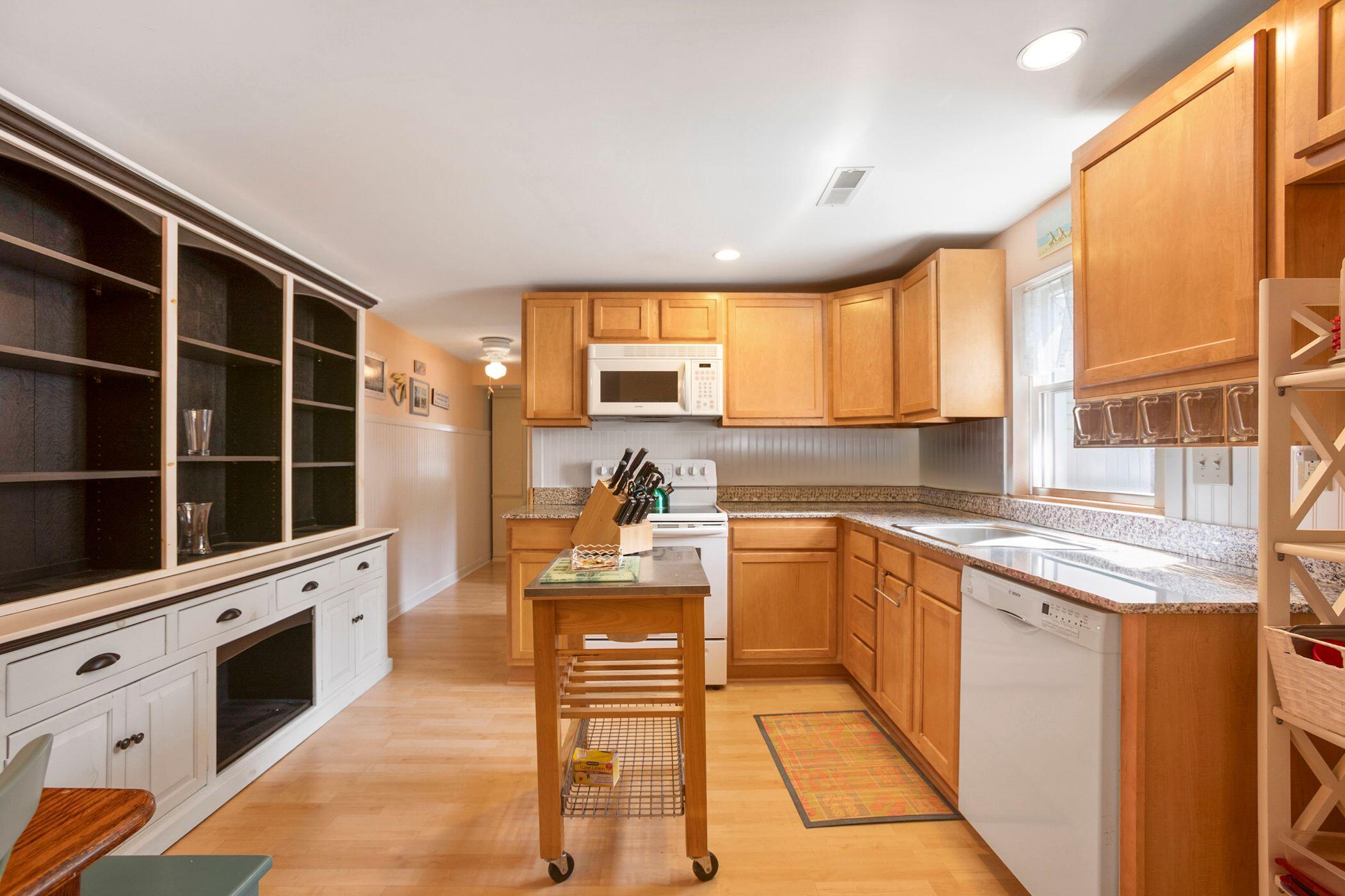 272 Mills Road, Unit 4H Kennebunkport, ME 04046 - Photo 13 of 41 packmaynard_ldewar_272millsrdkennebunkpo