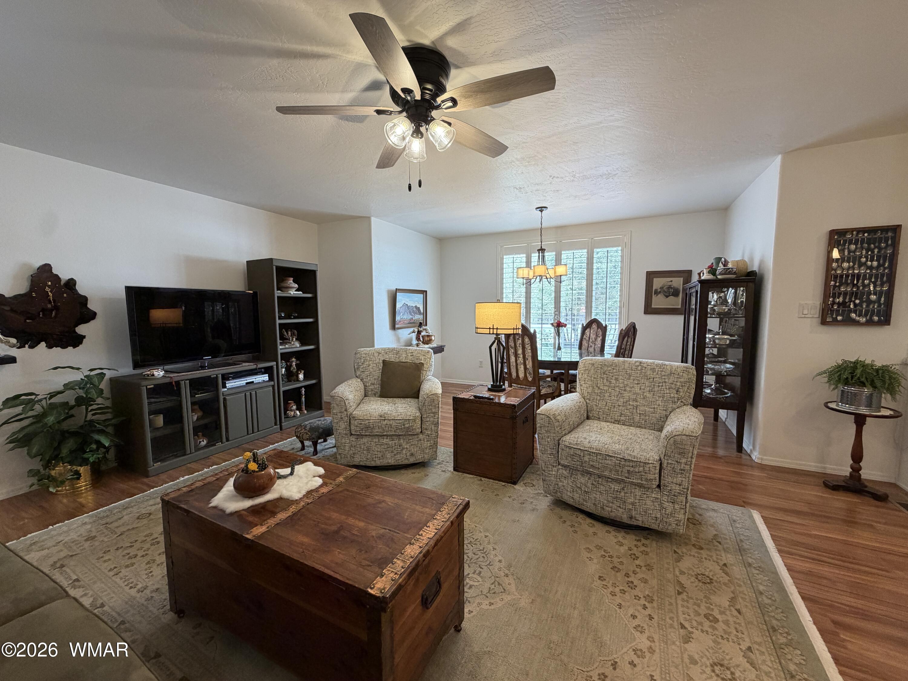 232 South Hopi Street Springerville, AZ 85938 - Photo 19 of 37 Living Room