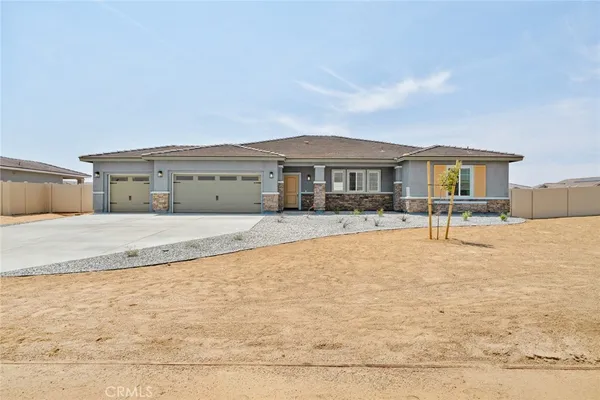$669,900 | 14891 Desert Lily Court, Apple Valley, CA 92307