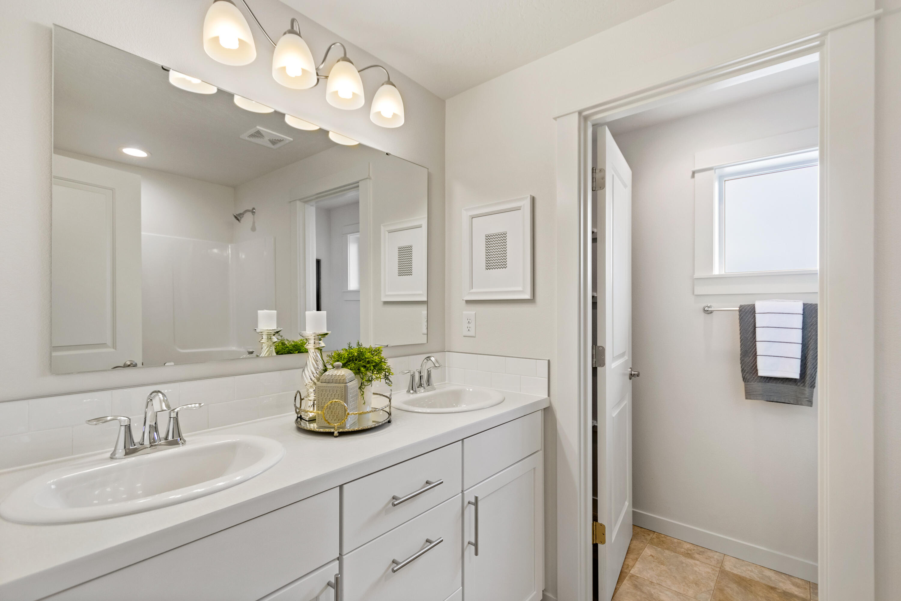 62843 Northeast Daniel Road, Unit LOT 19 Bend, OR 97701 - Photo 15 of 20 Timberline - Master Bath (1)