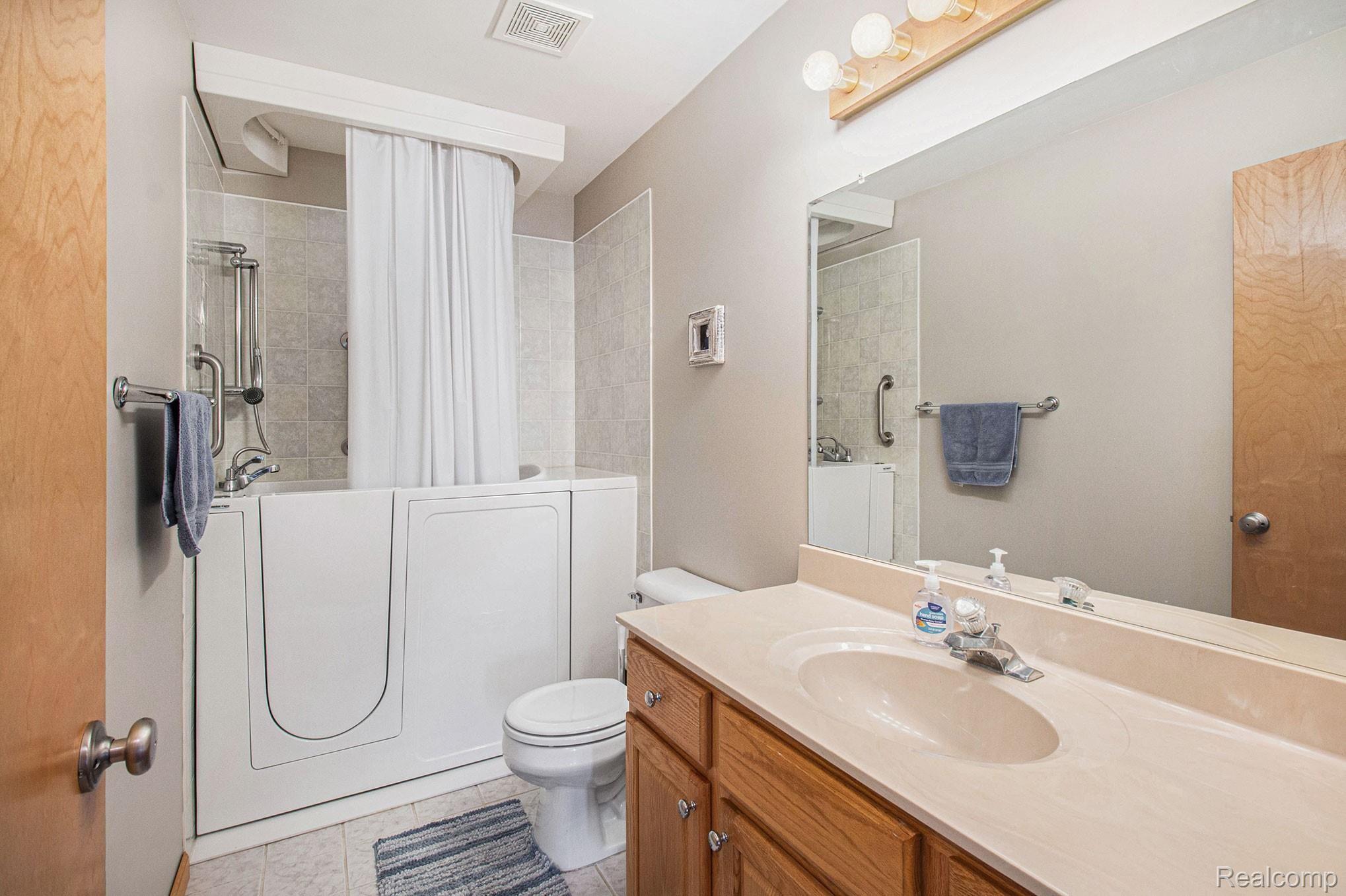8533 Clyde Road Fenton, MI 48430 - Photo 16 of 30 IMG_3373.jpg