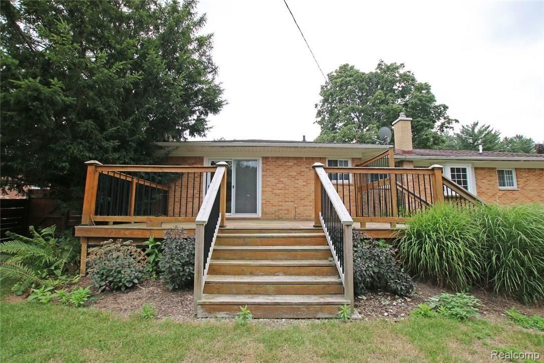 7228 Holcomb Road Clarkston, MI 48346 - Photo 51 of 52 51) Back of Home.jpg