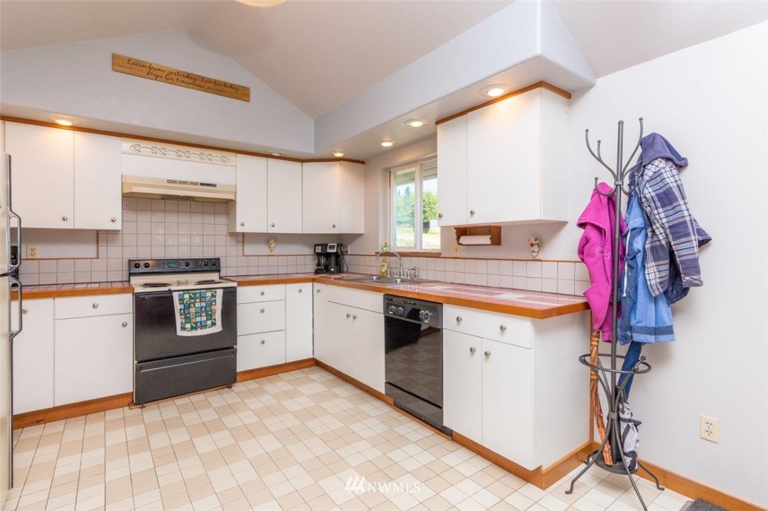 1291 Shine Road Port Ludlow, WA 98365 - Photo 11 of 22 Gallery Image 11
