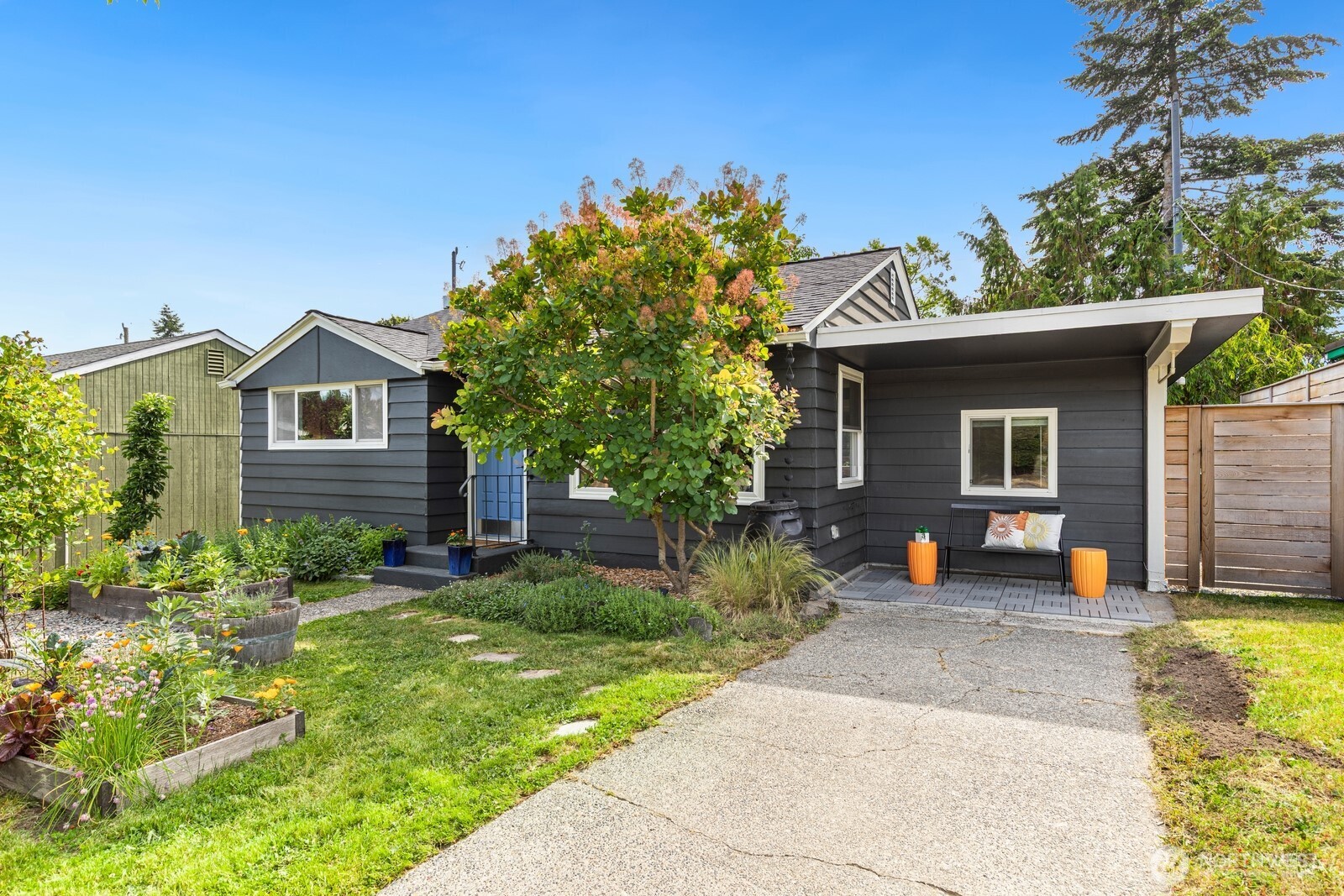 9348 32nd Avenue Southwest Seattle, WA 98126 - Photo 2 of 25