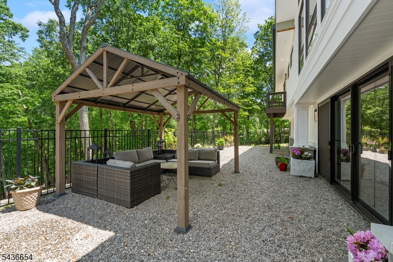 9 Hilltop Road Kinnelon, NJ 07405 - Photo 38 of 50