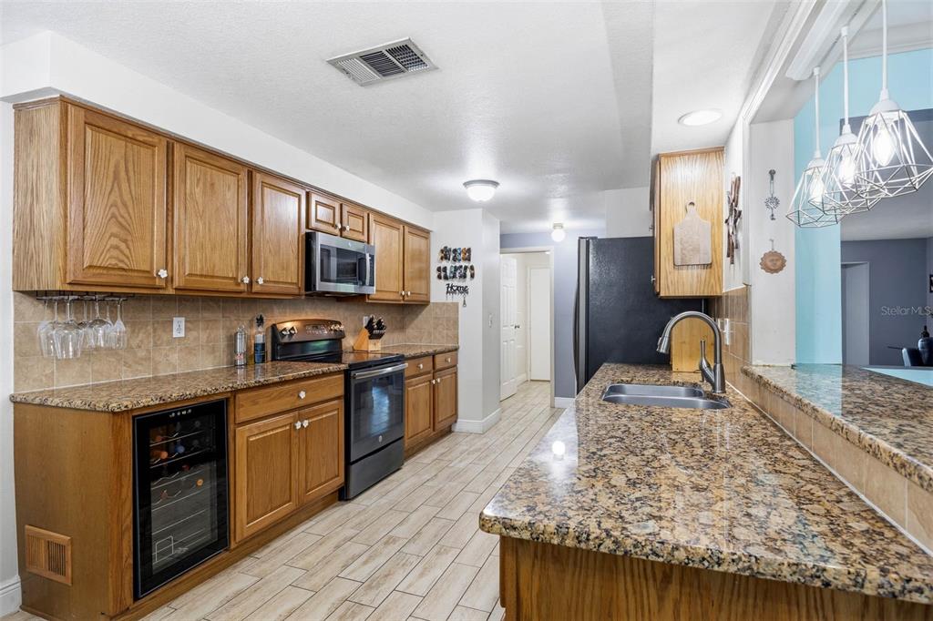 1430 Sutton Pl Drive Palm Harbor, FL 34683 - Photo 9 of 29