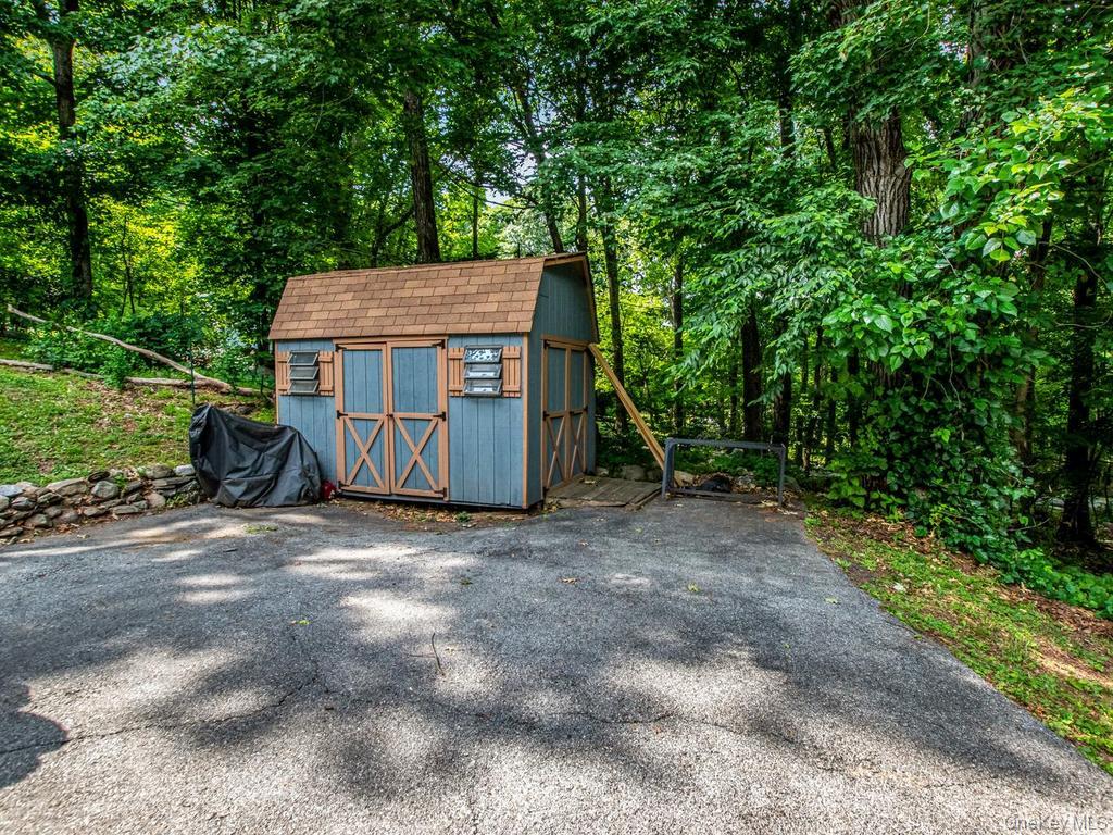 20 Ernst Road Cortlandt Manor, NY 10567 - Photo 22 of 27