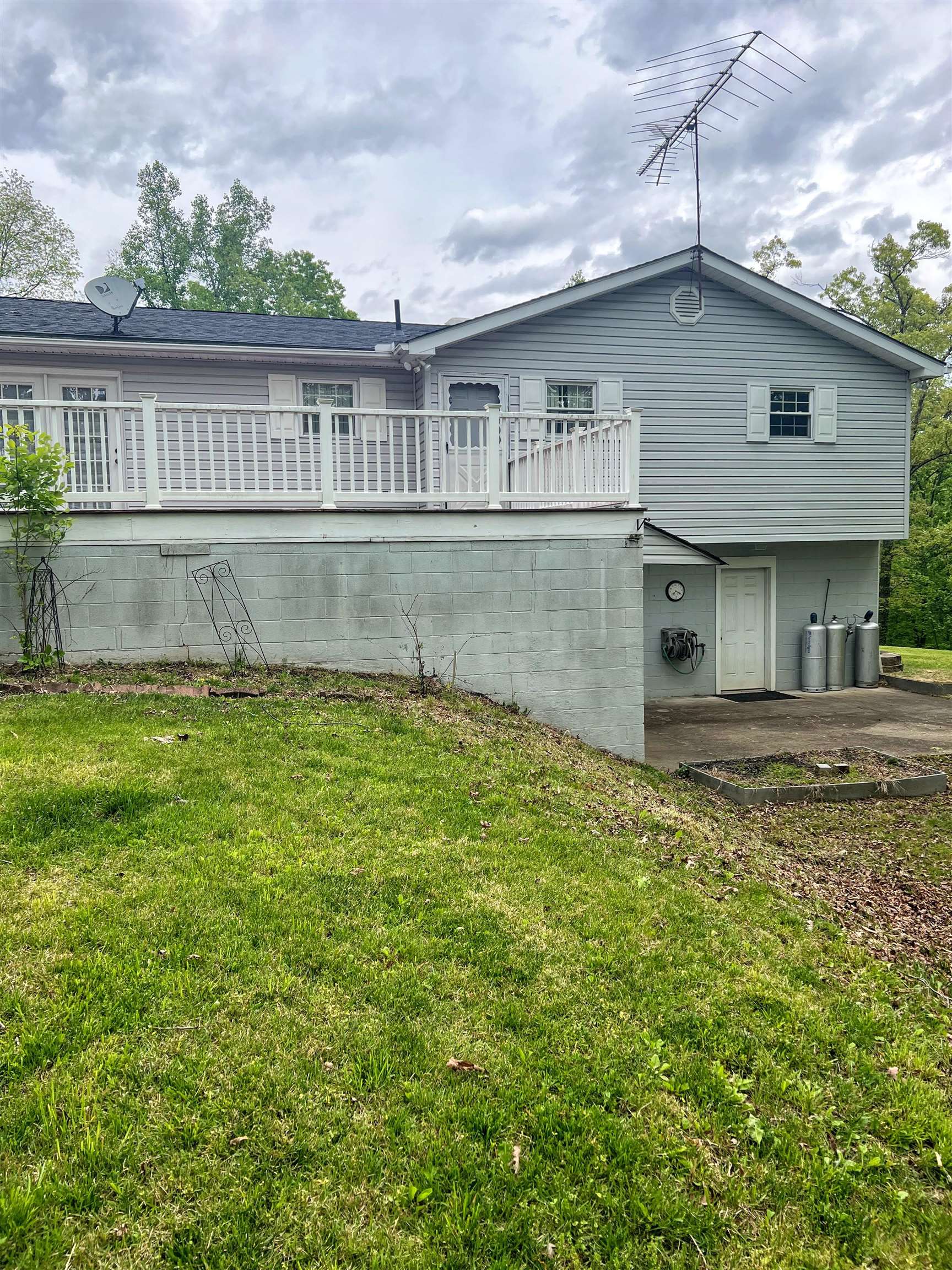 16536 Almond Road Catlettsburg, KY 41129 - Photo 25 of 33