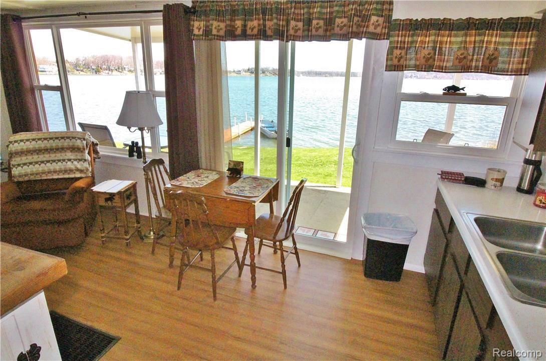 3843 Hunt Road Lapeer, MI 48446 - Photo 6 of 19 IMG_1870.JPG