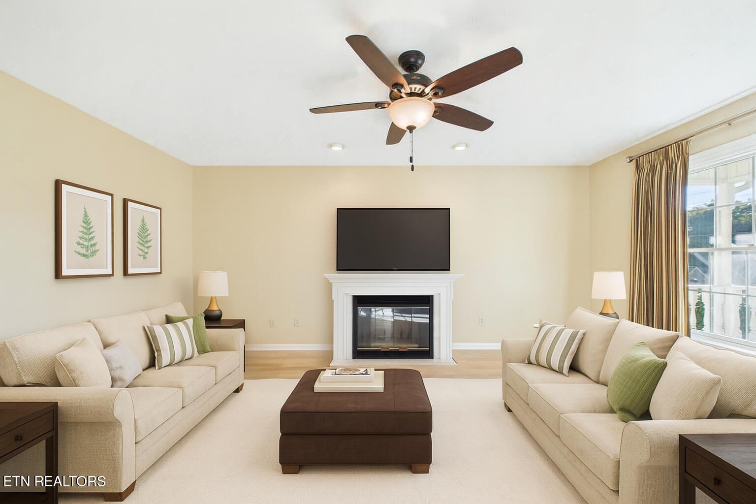 572 Mariner Point Drive Clinton, TN 37716 - Photo 13 of 46 LR 1
