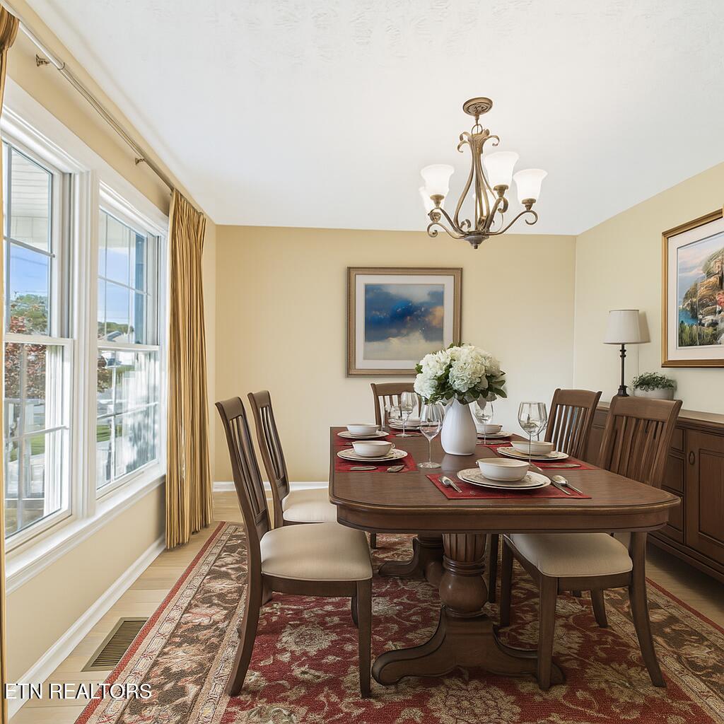 572 Mariner Point Drive Clinton, TN 37716 - Photo 17 of 46 dining room Mar