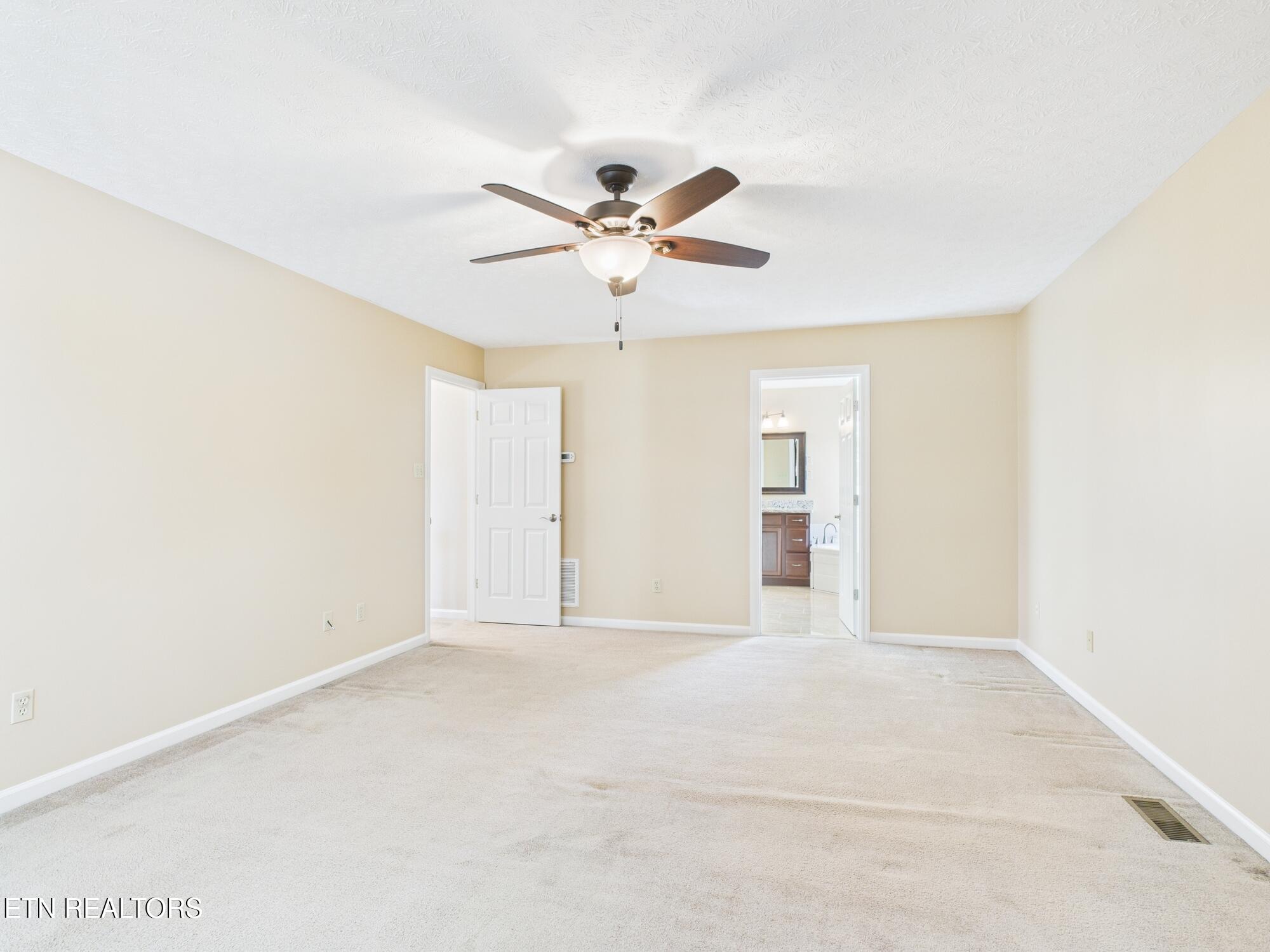 572 Mariner Point Drive Clinton, TN 37716 - Photo 32 of 46 CAM02235G0-PR0083-STILL030