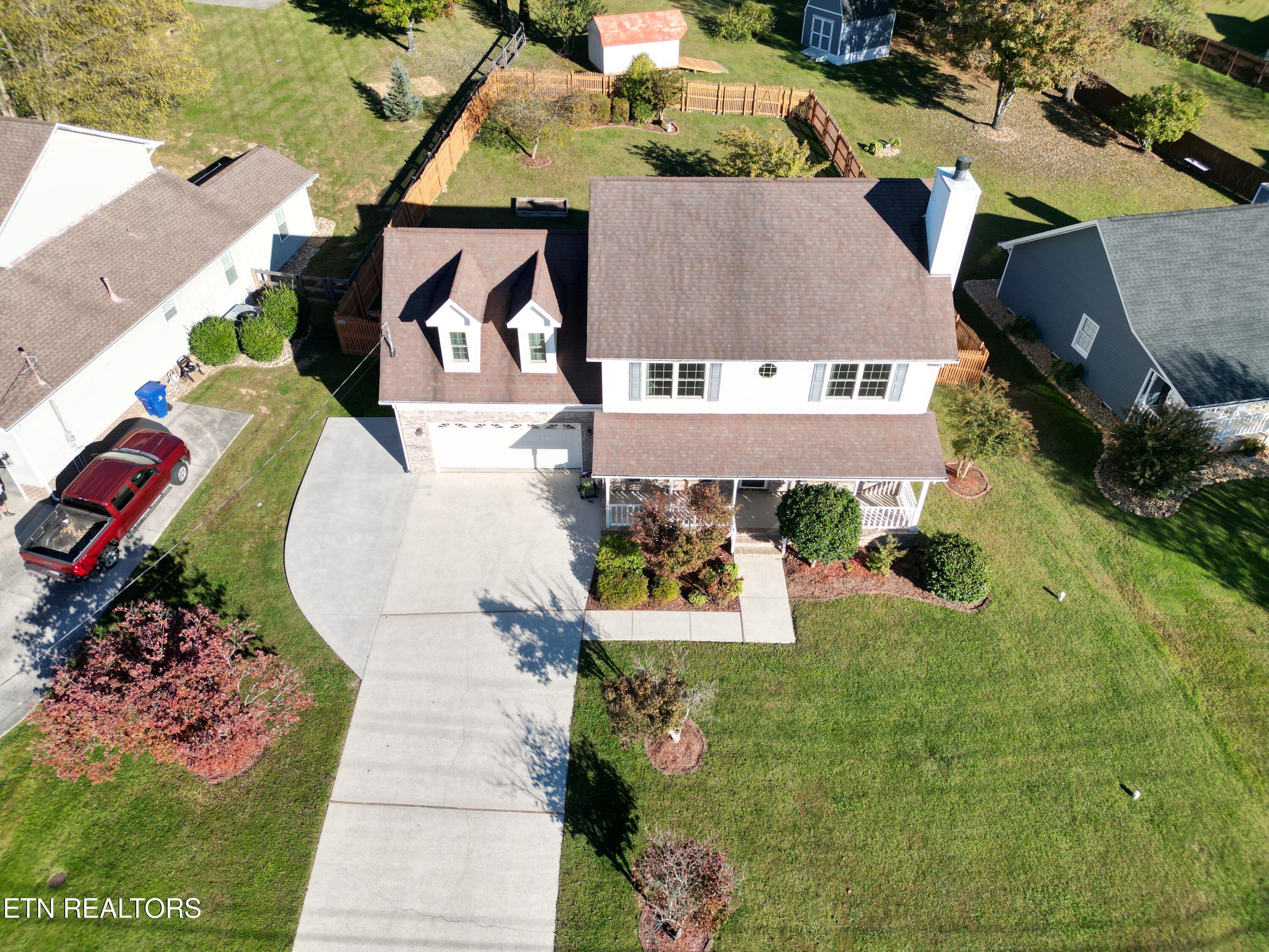 572 Mariner Point Drive Clinton, TN 37716 - Photo 4 of 46 Aerial Front