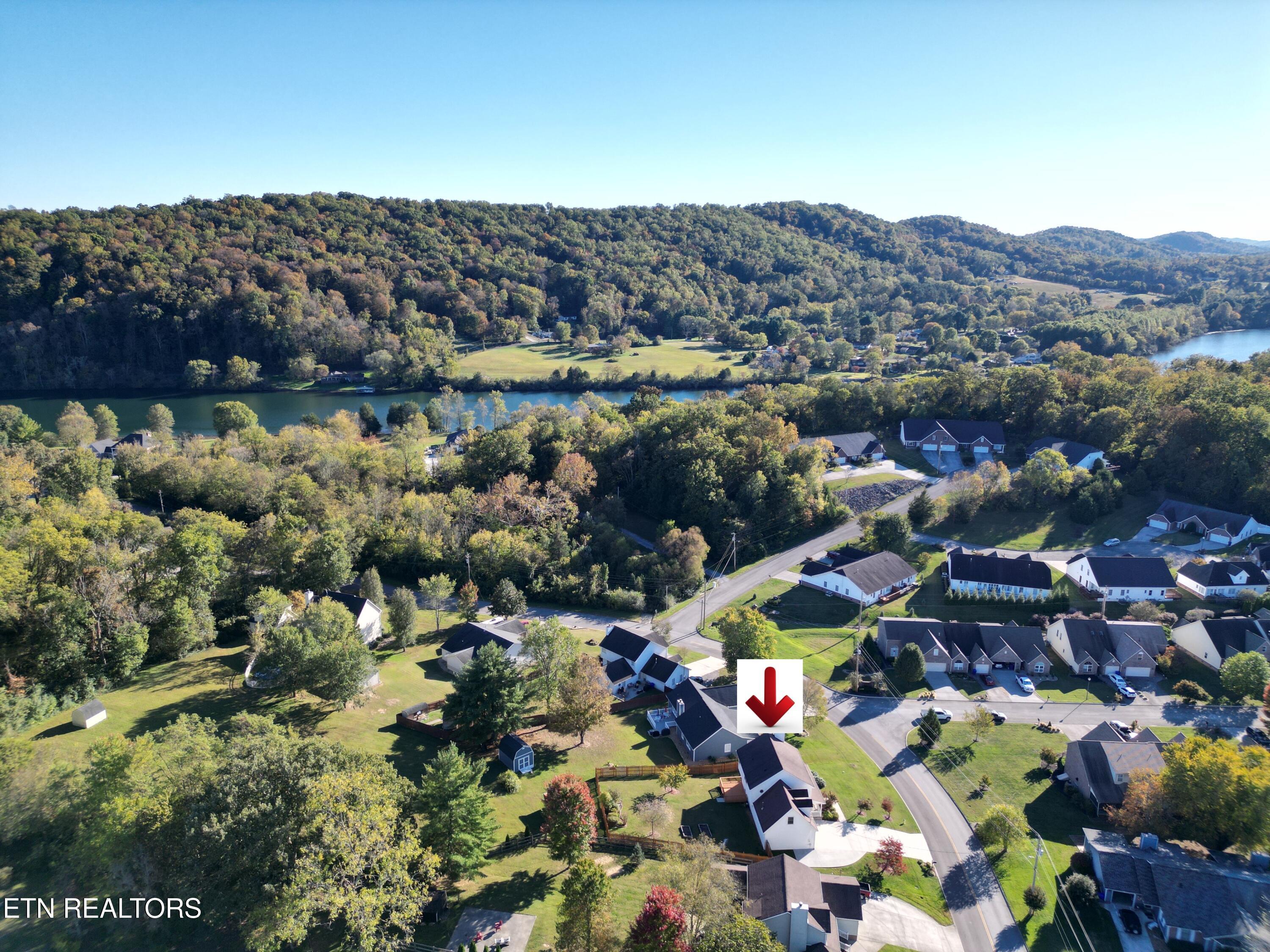 572 Mariner Point Drive Clinton, TN 37716 - Photo 5 of 46 dji_fly_20251012_121806_349_176071521980