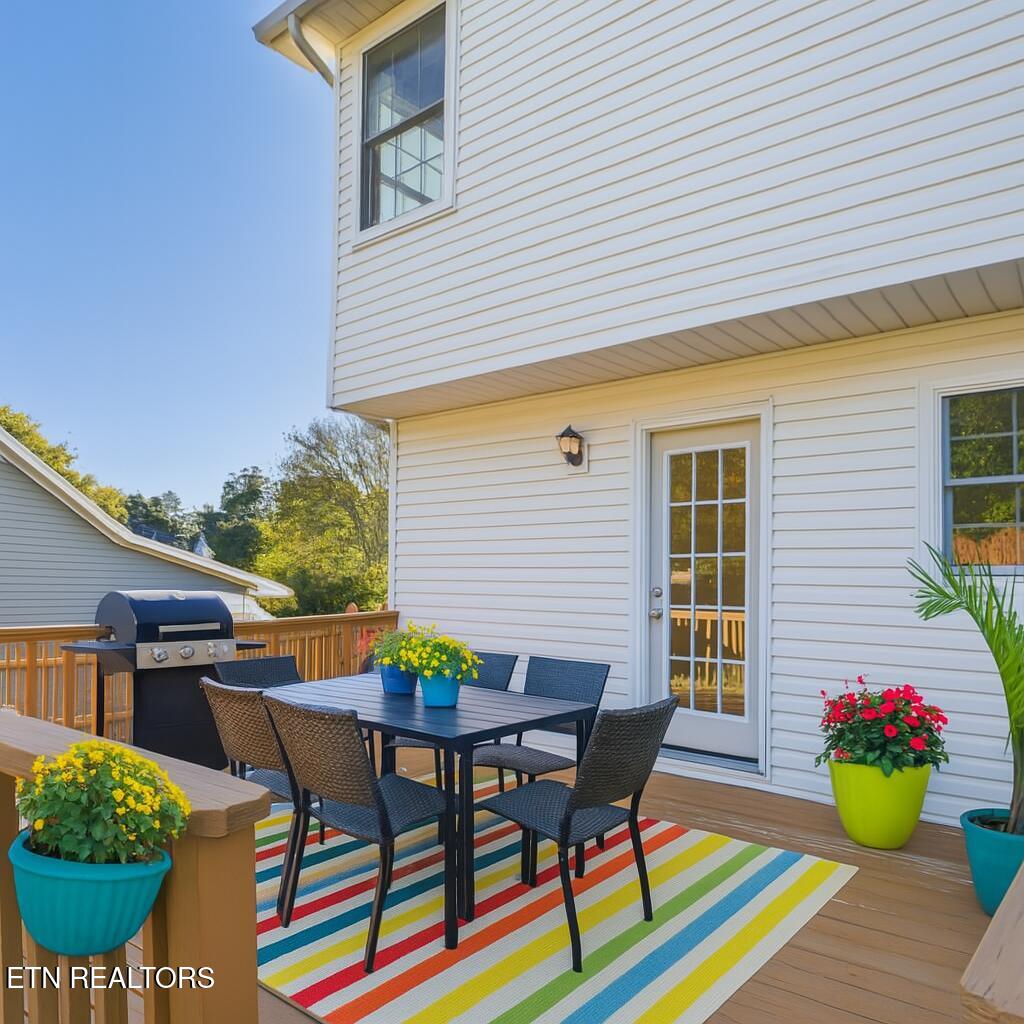 572 Mariner Point Drive Clinton, TN 37716 - Photo 8 of 46 decorate the deck wi