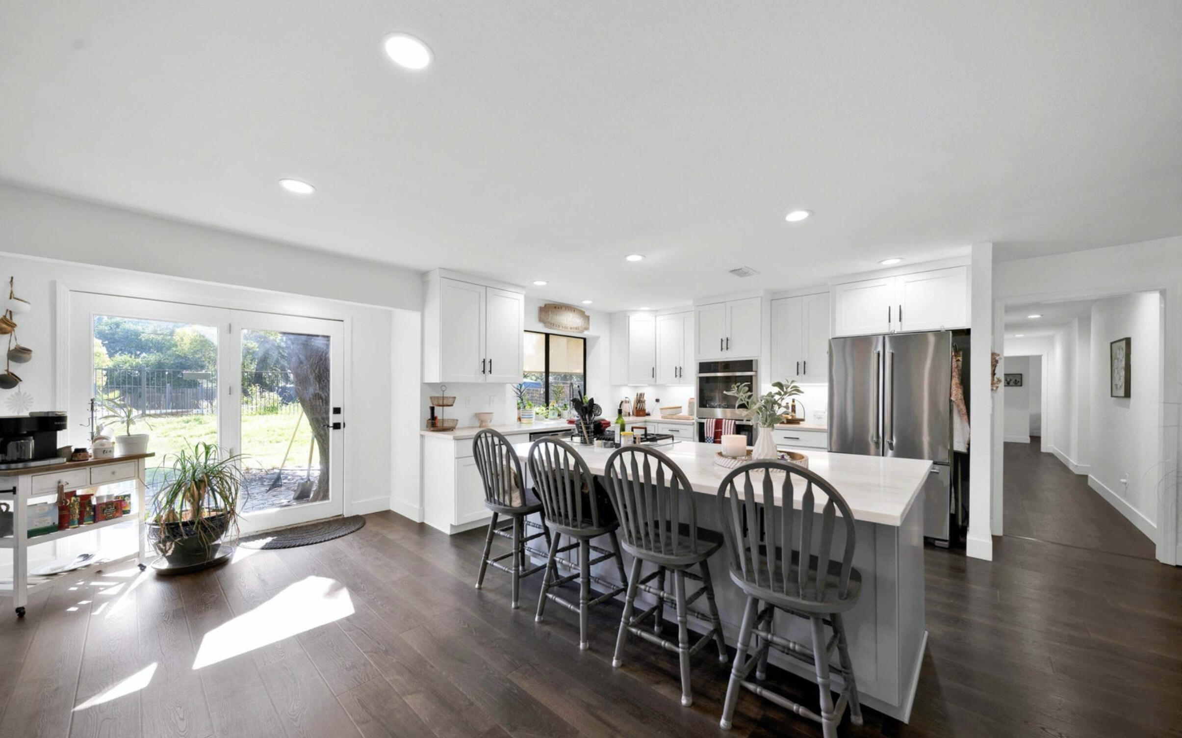 7067 Tucker Lane Redding, CA 96002 - Photo 12 of 47 Dining Area
