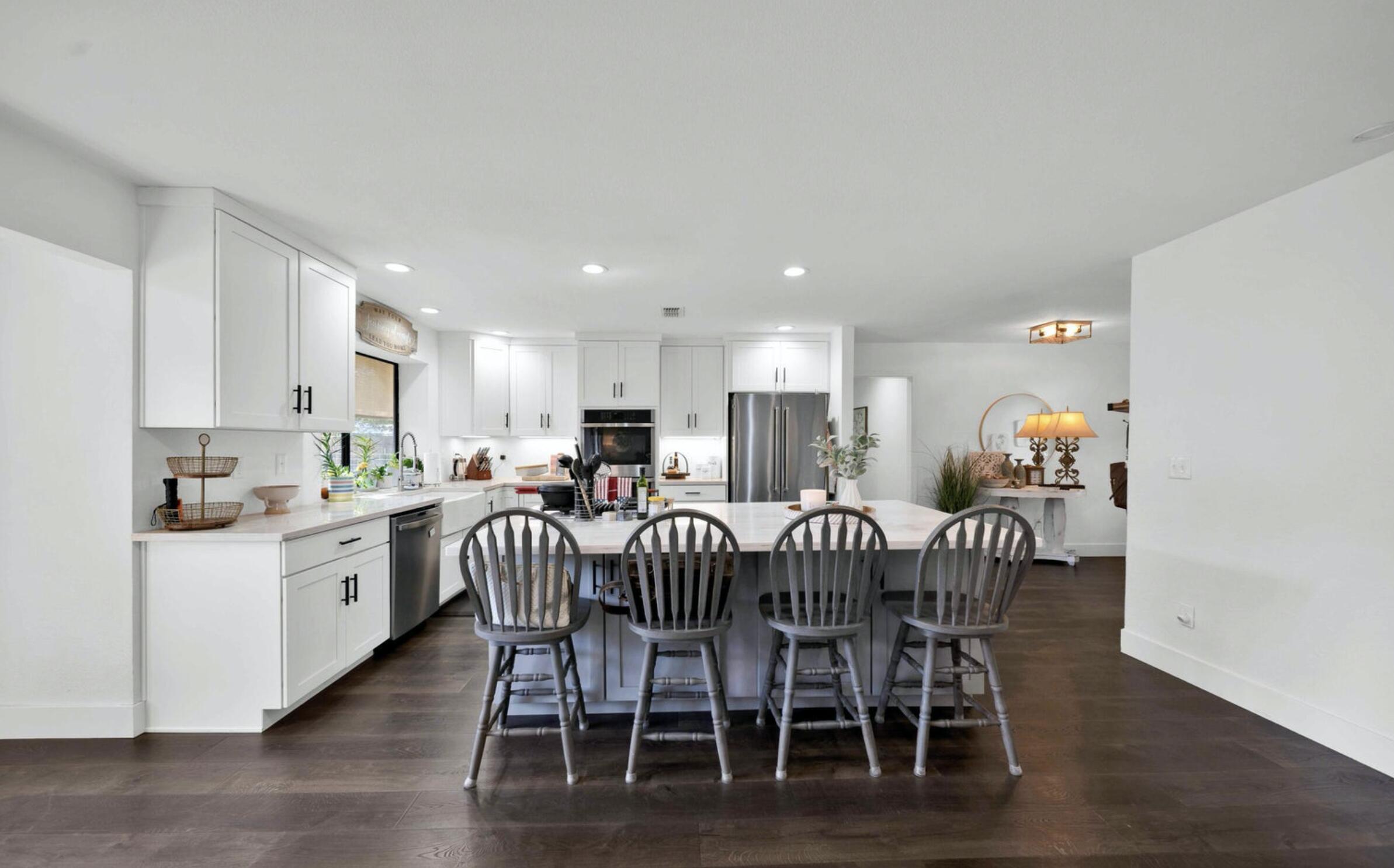 7067 Tucker Lane Redding, CA 96002 - Photo 13 of 47 Dining Area