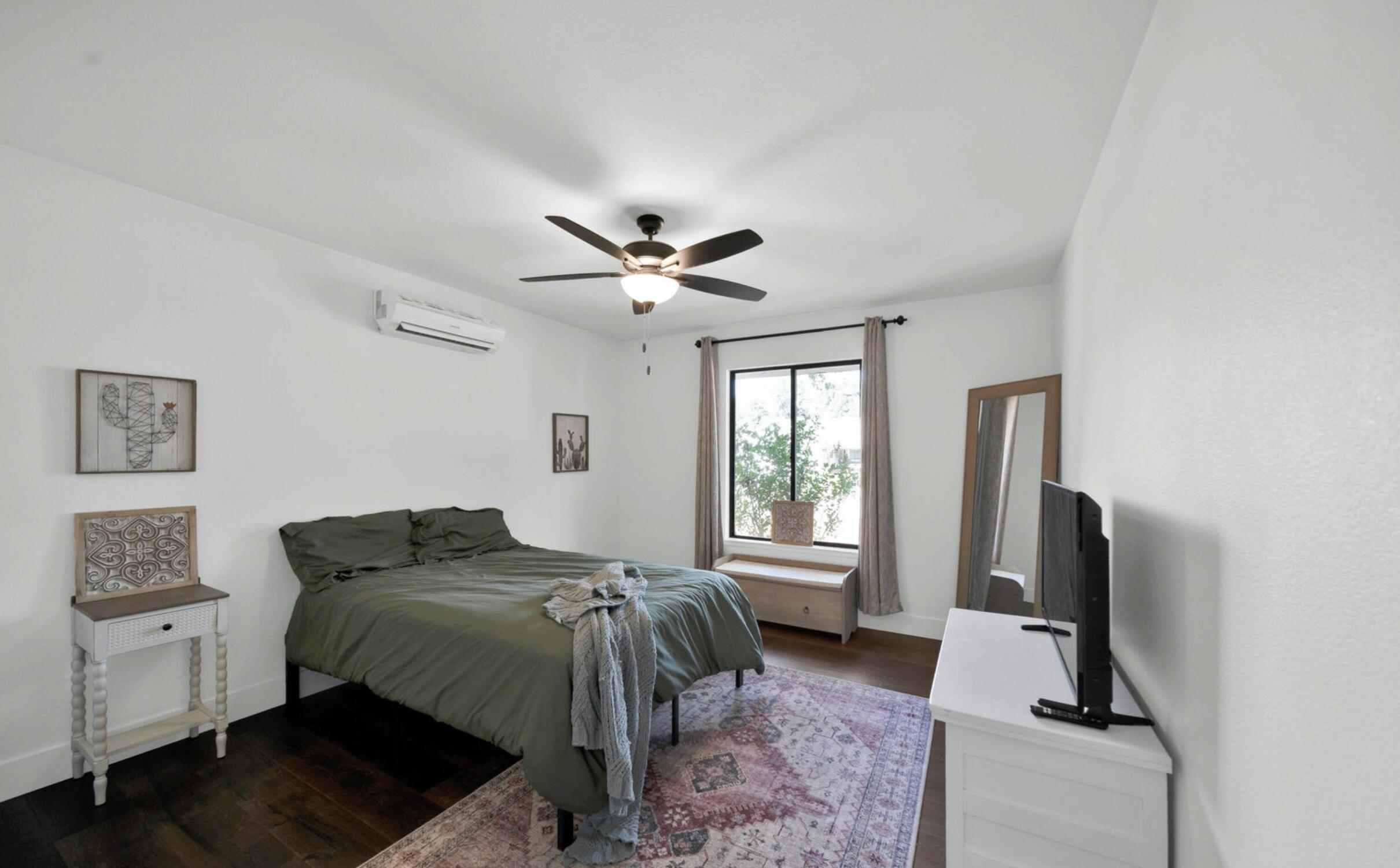 7067 Tucker Lane Redding, CA 96002 - Photo 27 of 47 Bedroom 3