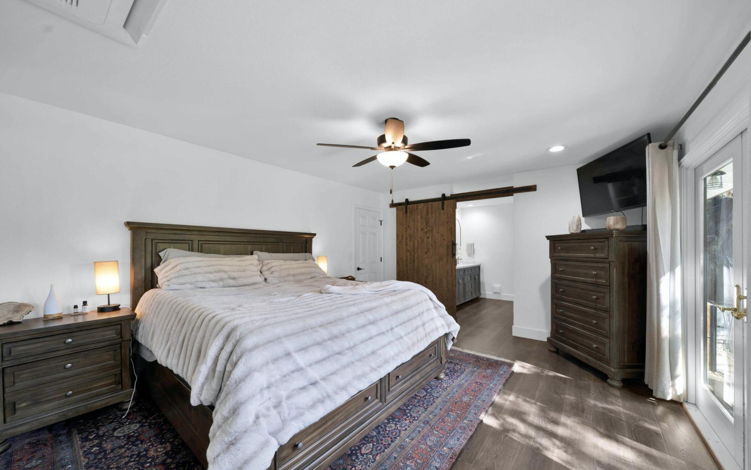 7067 Tucker Lane Redding, CA 96002 - Photo 29 of 47 Primary Bedroom