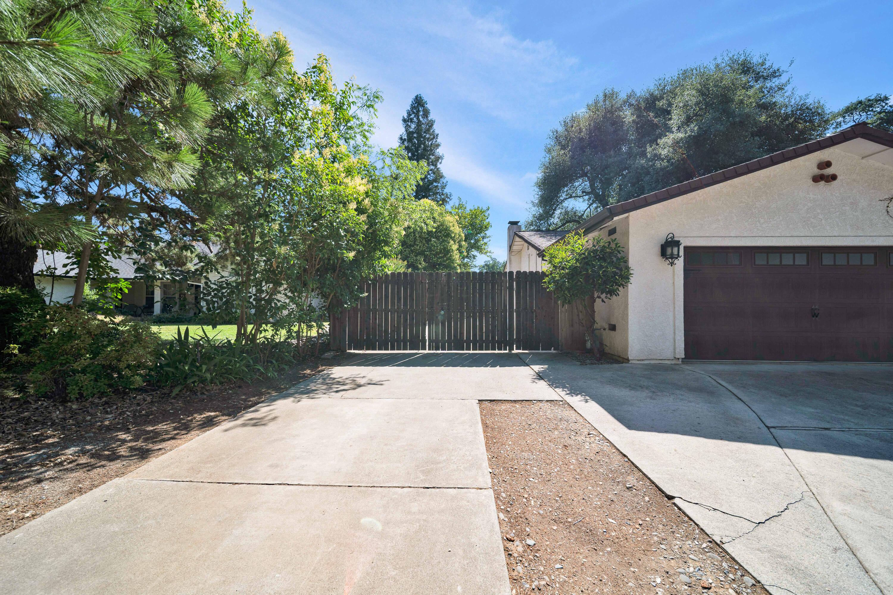 7067 Tucker Lane Redding, CA 96002 - Photo 44 of 47 RV/Boat Parking