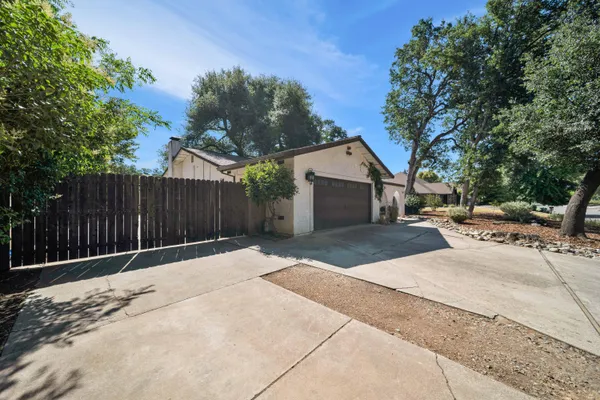 $655,000 | 7067 Tucker Lane, Redding, CA 96002