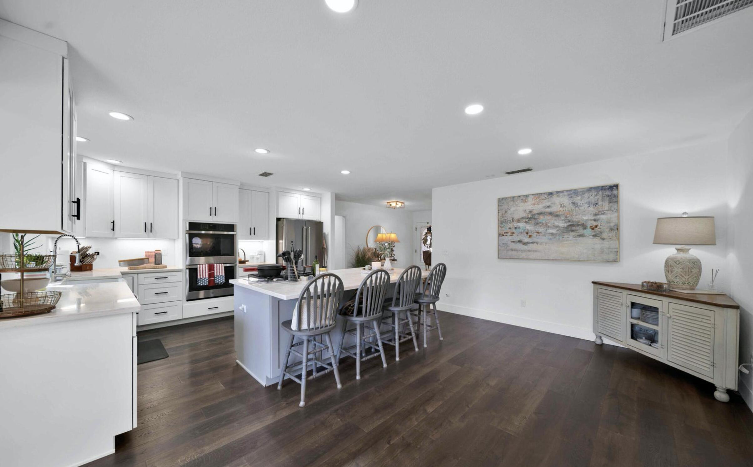 7067 Tucker Lane Redding, CA 96002 - Photo 8 of 47 Dining Area