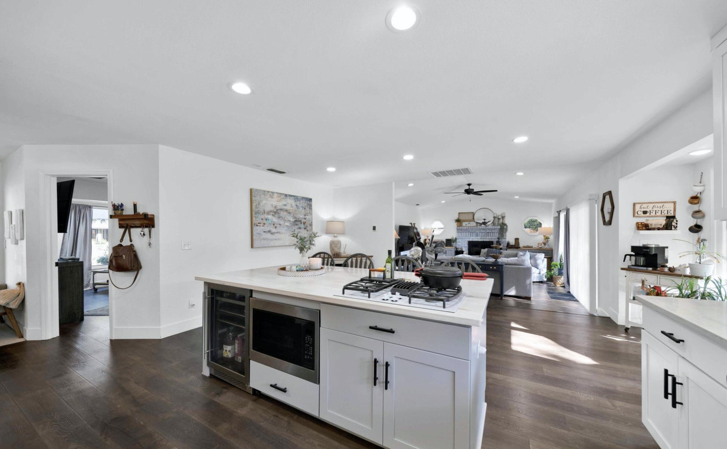 7067 Tucker Lane Redding, CA 96002 - Photo 9 of 47 Kitchen